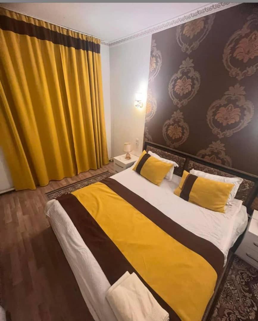 Turan Guesthouse Каракол Екстер'єр фото